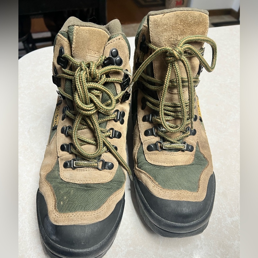 Gore-Tex Green and Tan Hiking Boots size 11